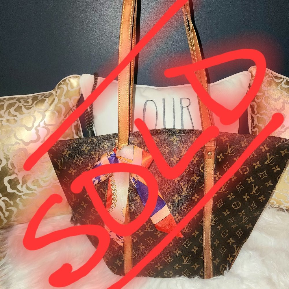 Authentic LOUIS VUITTON Monogram Sac Shopping Tote